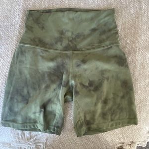 LULULEMON- Align High Rise Short 6” Bikers